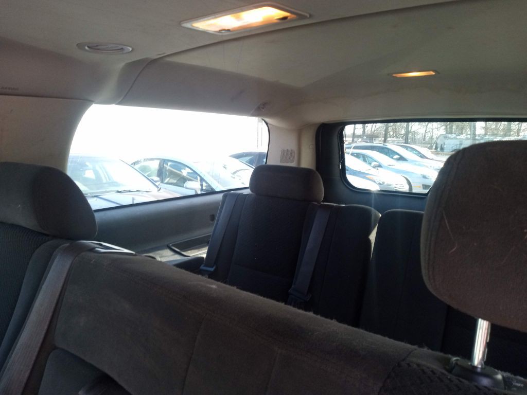 2008 Chevrolet Suburban Image 11