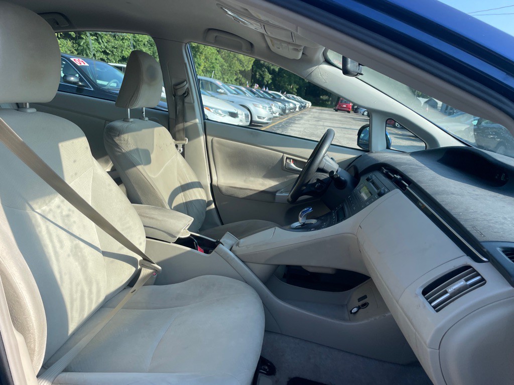 2010 Toyota Prius Image 12