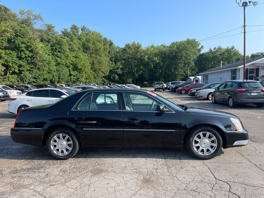 2009 Cadillac DTS Image 3