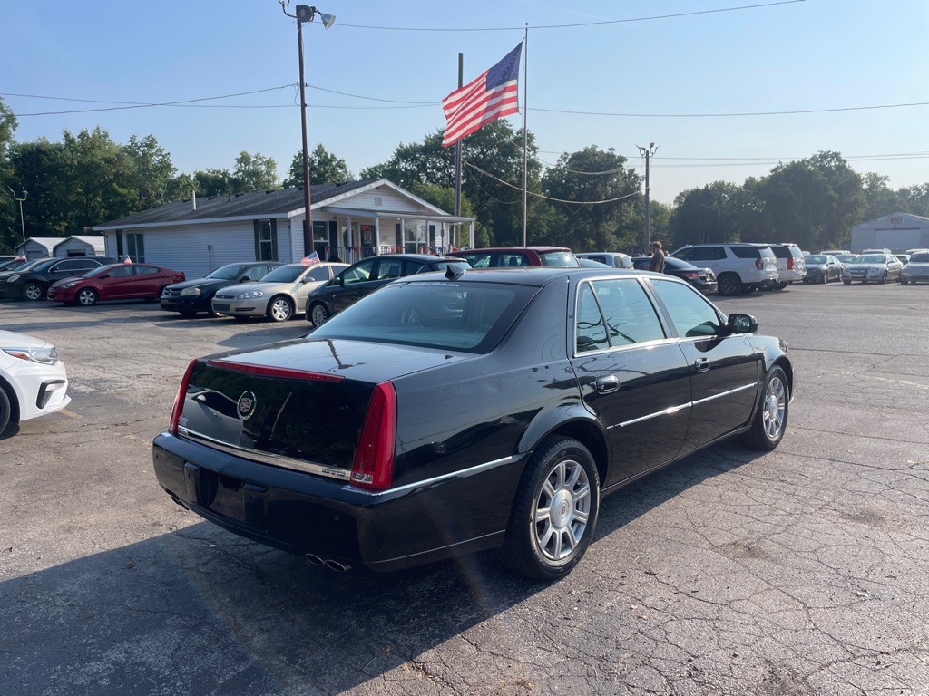 2009 Cadillac DTS Image 4