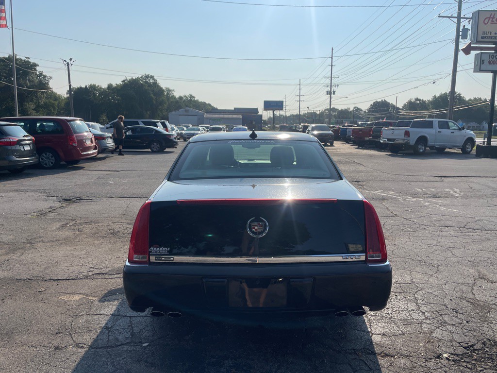 2009 Cadillac DTS Image 5