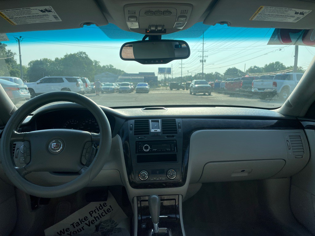 2009 Cadillac DTS Image 8