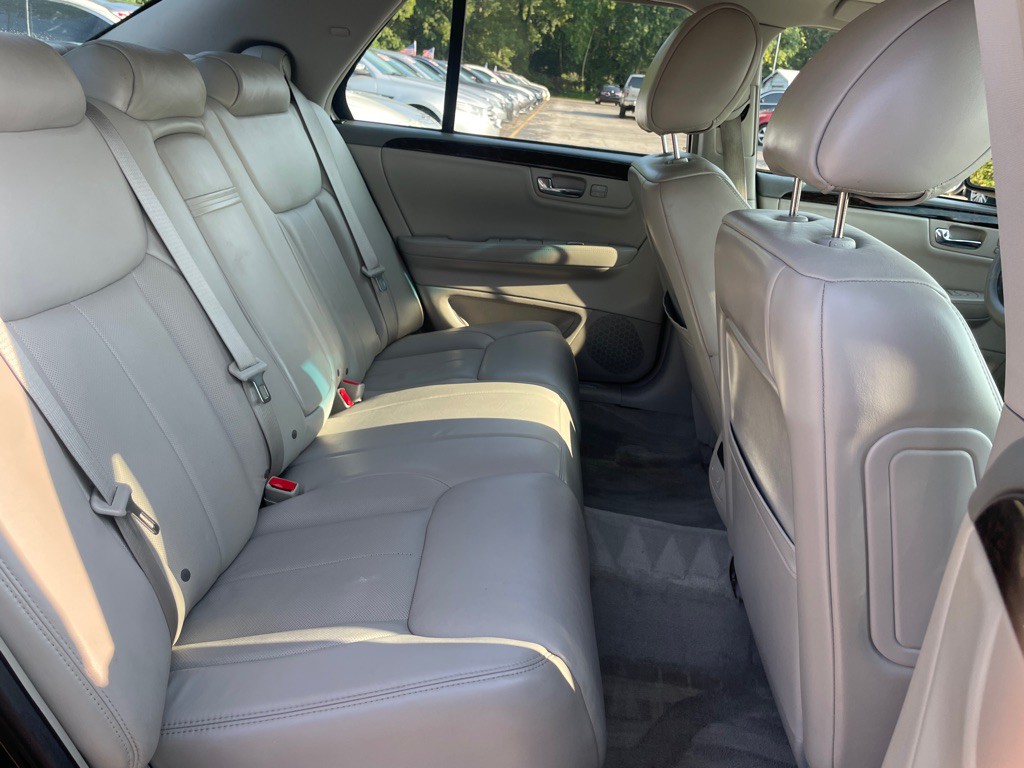 2009 Cadillac DTS Image 13