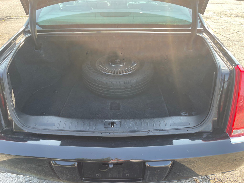 2009 Cadillac DTS Image 14