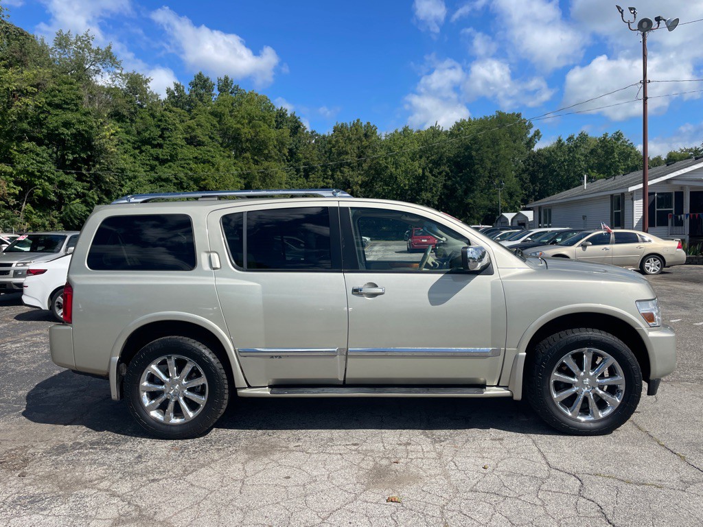 2008 INFINITI QX56 Image 4