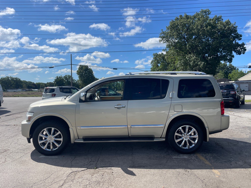 2008 INFINITI QX56 Image 8