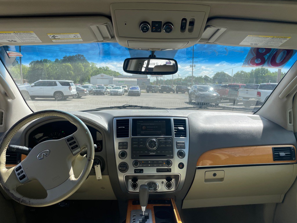 2008 INFINITI QX56 Image 9