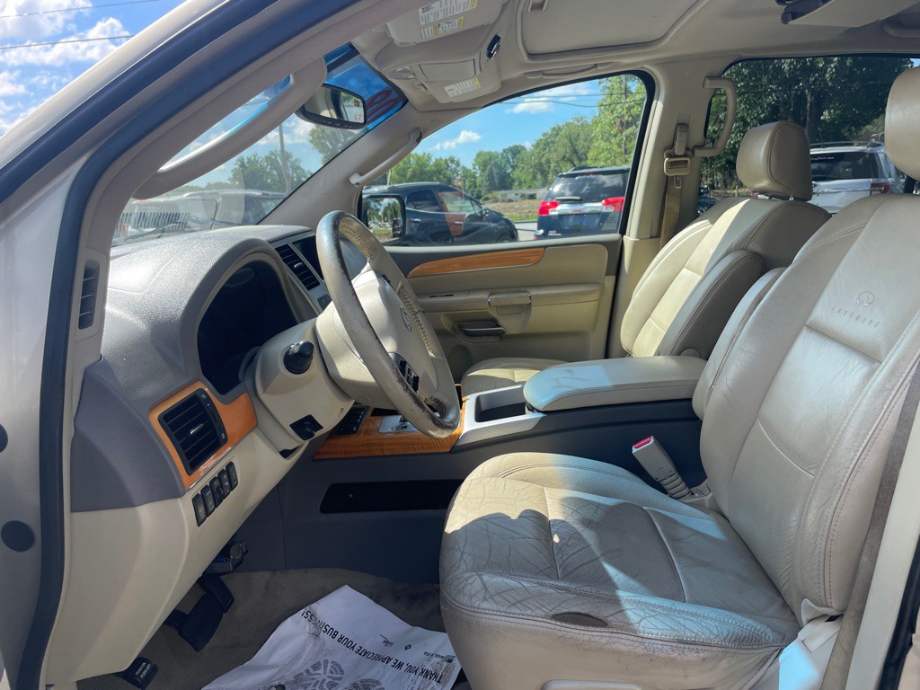 2008 INFINITI QX56 Image 10