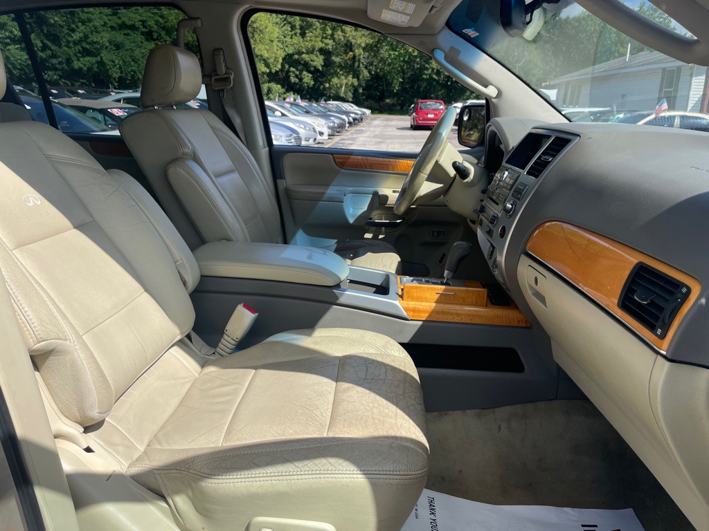 2008 INFINITI QX56 Image 12