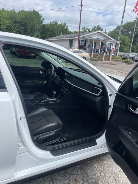 2020 Kia Optima Image 10