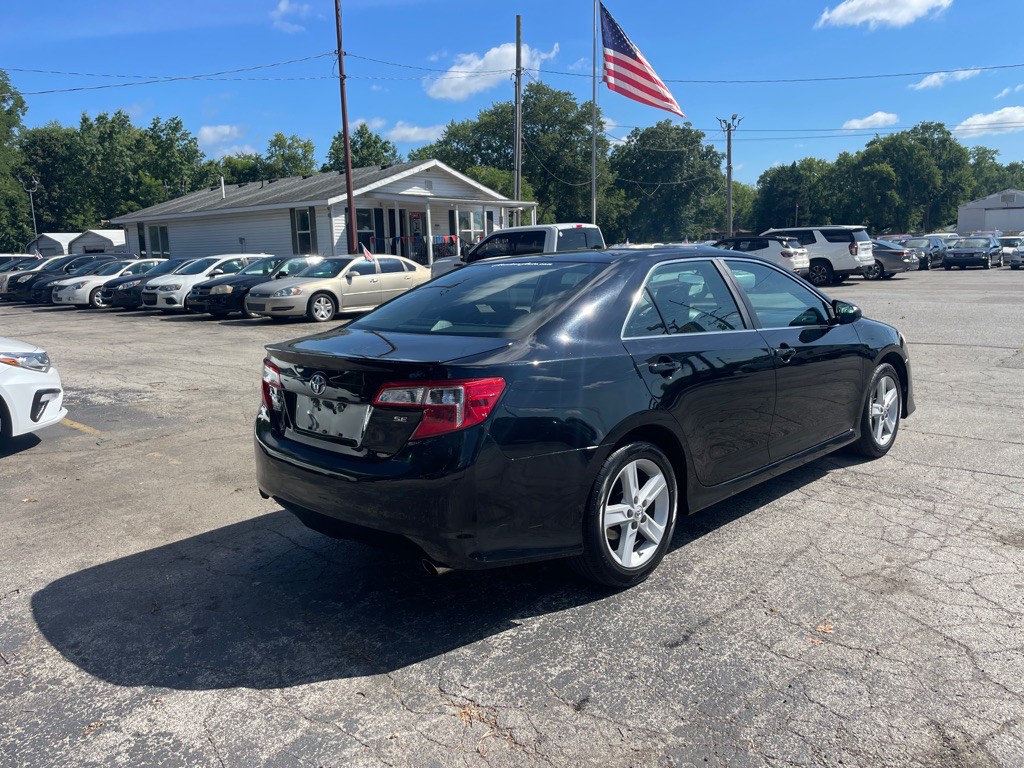 2012 Toyota Camry Image 5