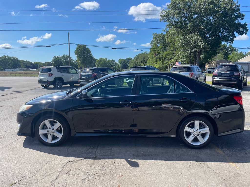 2012 Toyota Camry Image 8