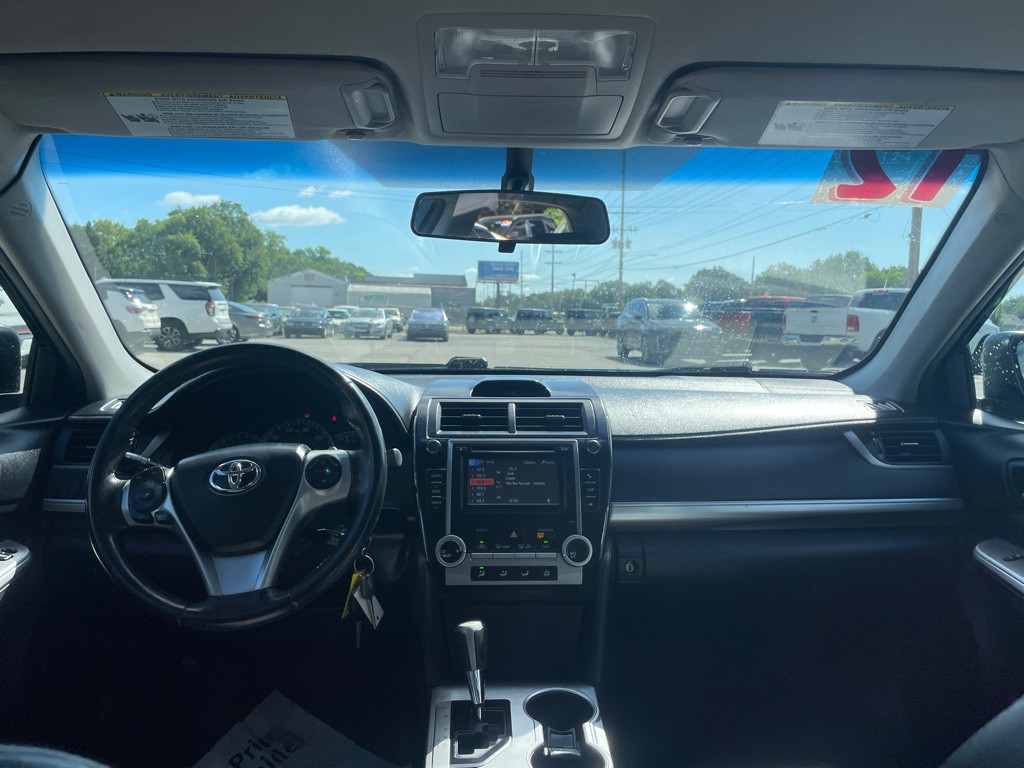 2012 Toyota Camry Image 9