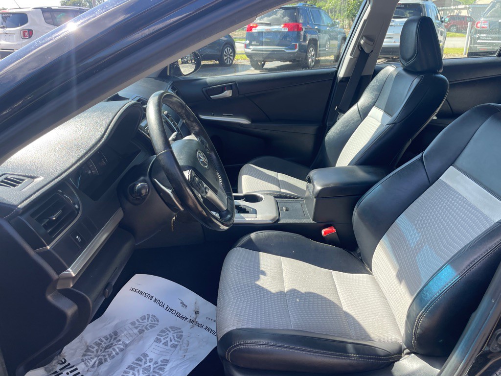 2012 Toyota Camry Image 10