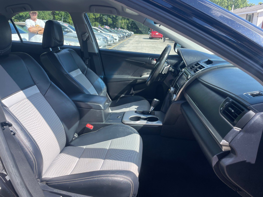 2012 Toyota Camry Image 12