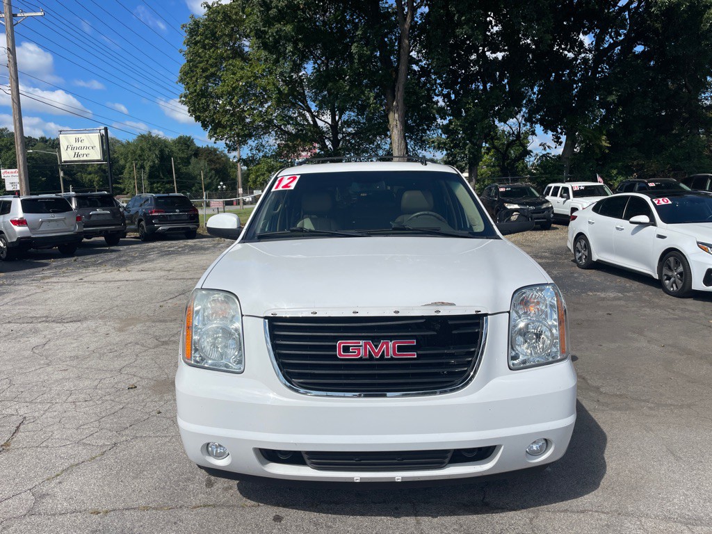 2012 GMC Yukon Image 2