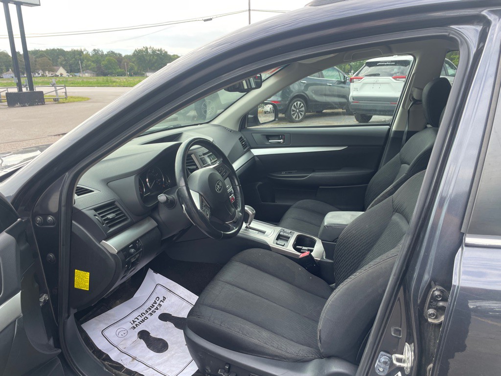 2012 Subaru Outback Image 8