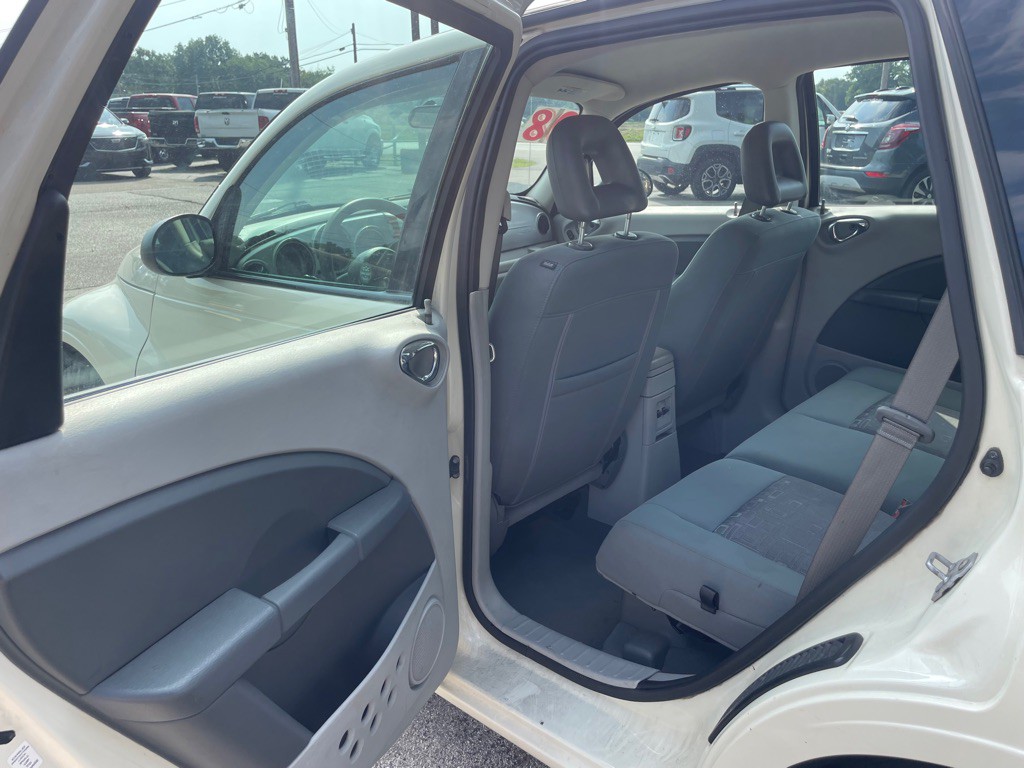 2008 Chrysler PT Cruiser Image 8