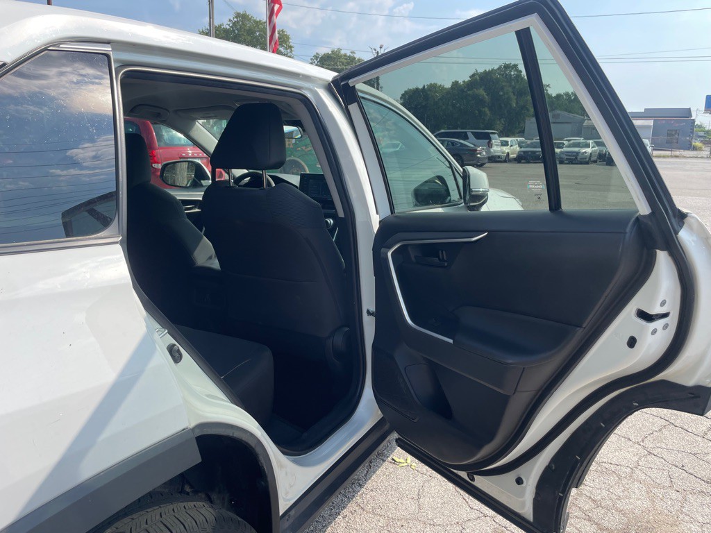 2022 Toyota Rav4 Image 9