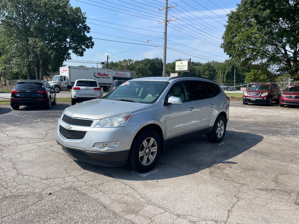 2010 Chevrolet Traverse Image 1