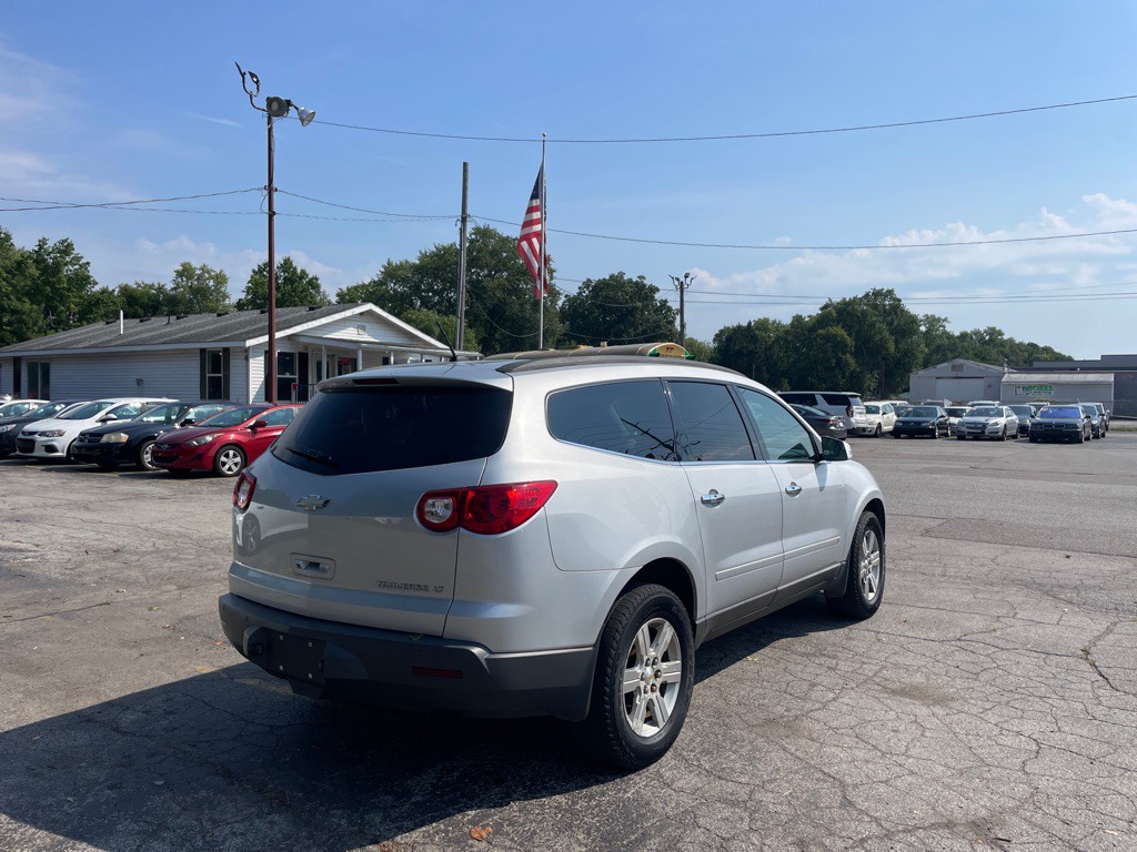 2010 Chevrolet Traverse Image 5