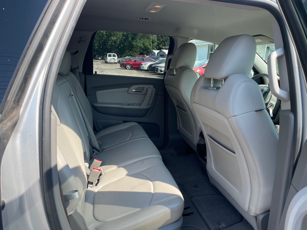 2010 Chevrolet Traverse Image 13