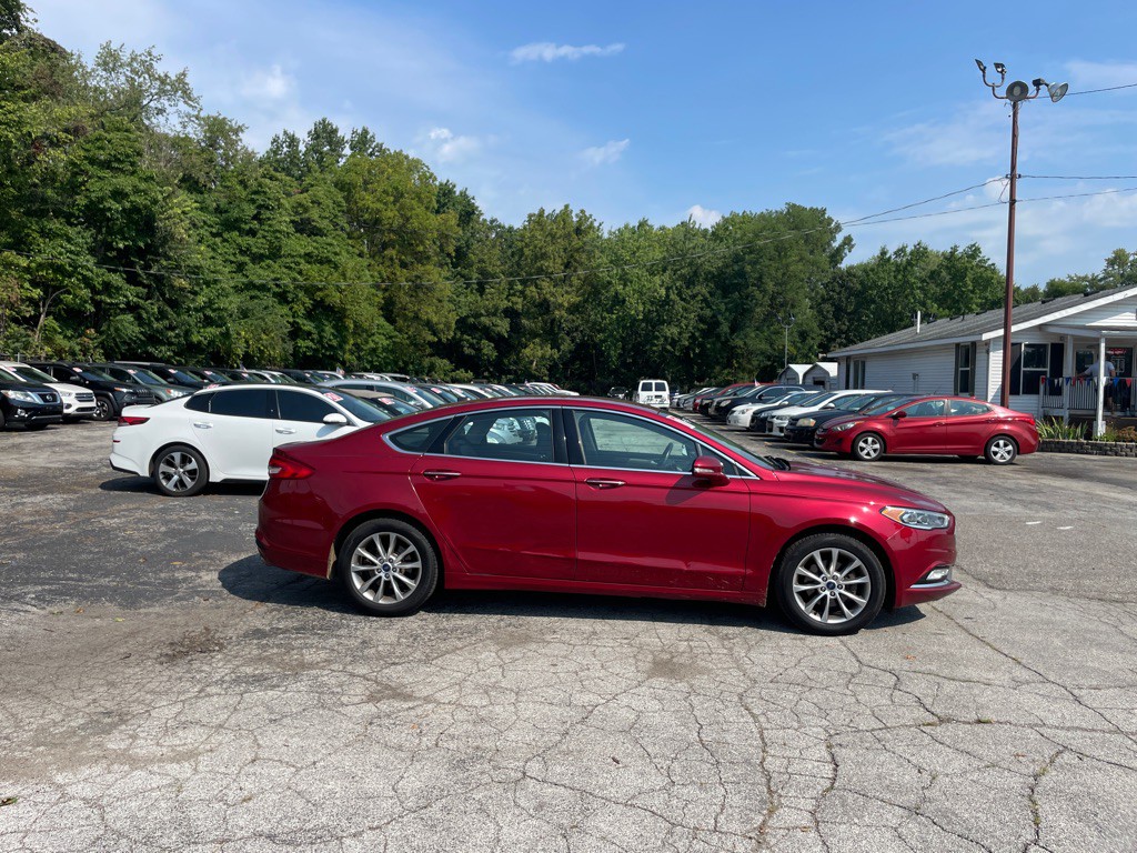 2017 Ford Fusion Image 4
