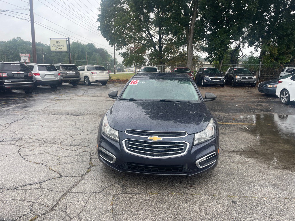 2016 Chevrolet Cruze Image 2