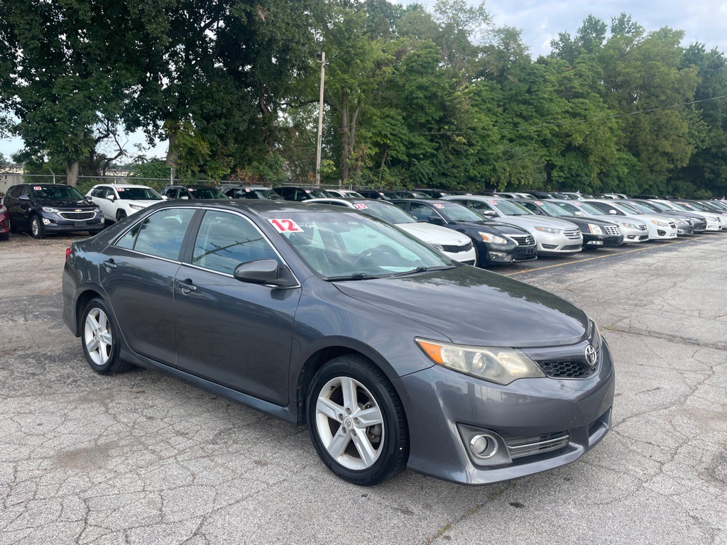 2012 Toyota Camry Image 3