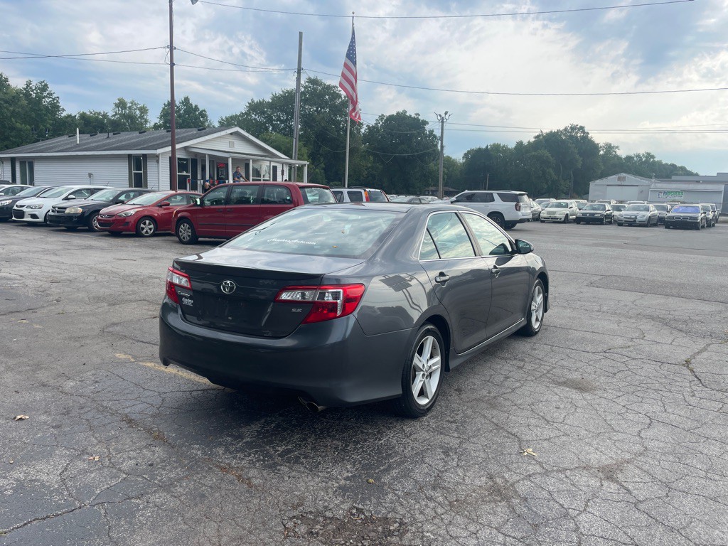 2012 Toyota Camry Image 5