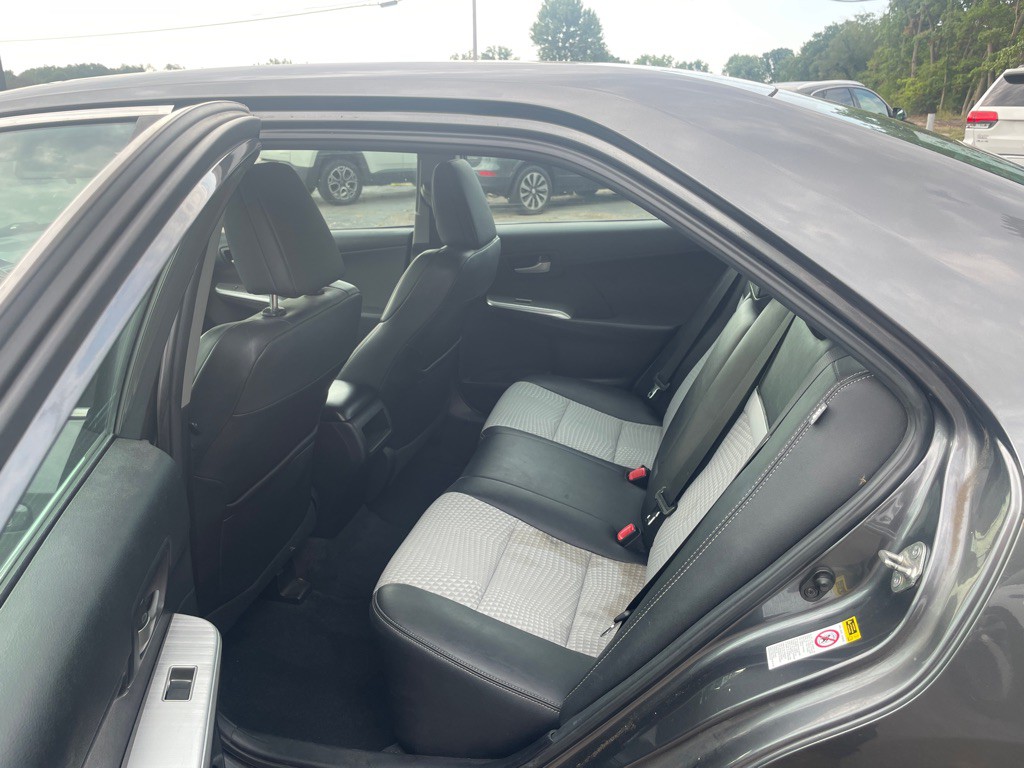 2012 Toyota Camry Image 10