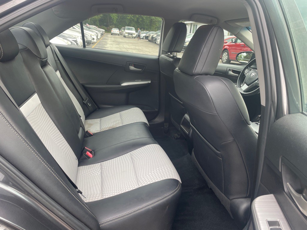 2012 Toyota Camry Image 12