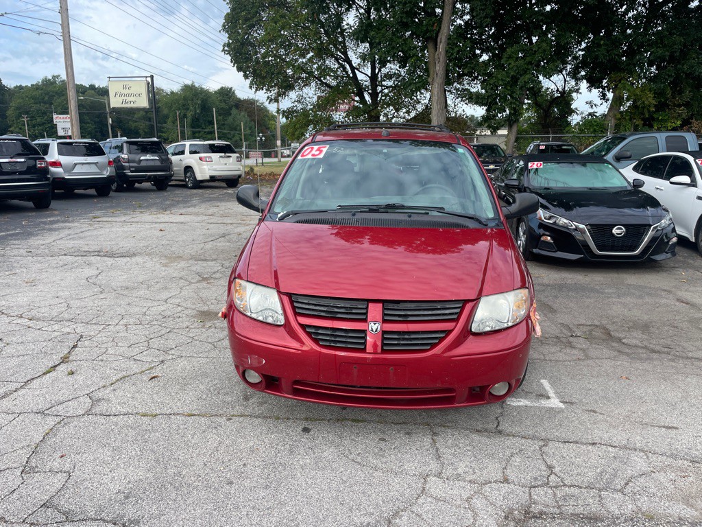 2005 Dodge Grand Caravan Image 2