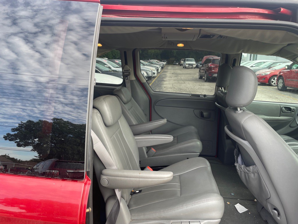 2005 Dodge Grand Caravan Image 10