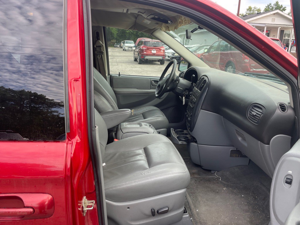 2005 Dodge Grand Caravan Image 11