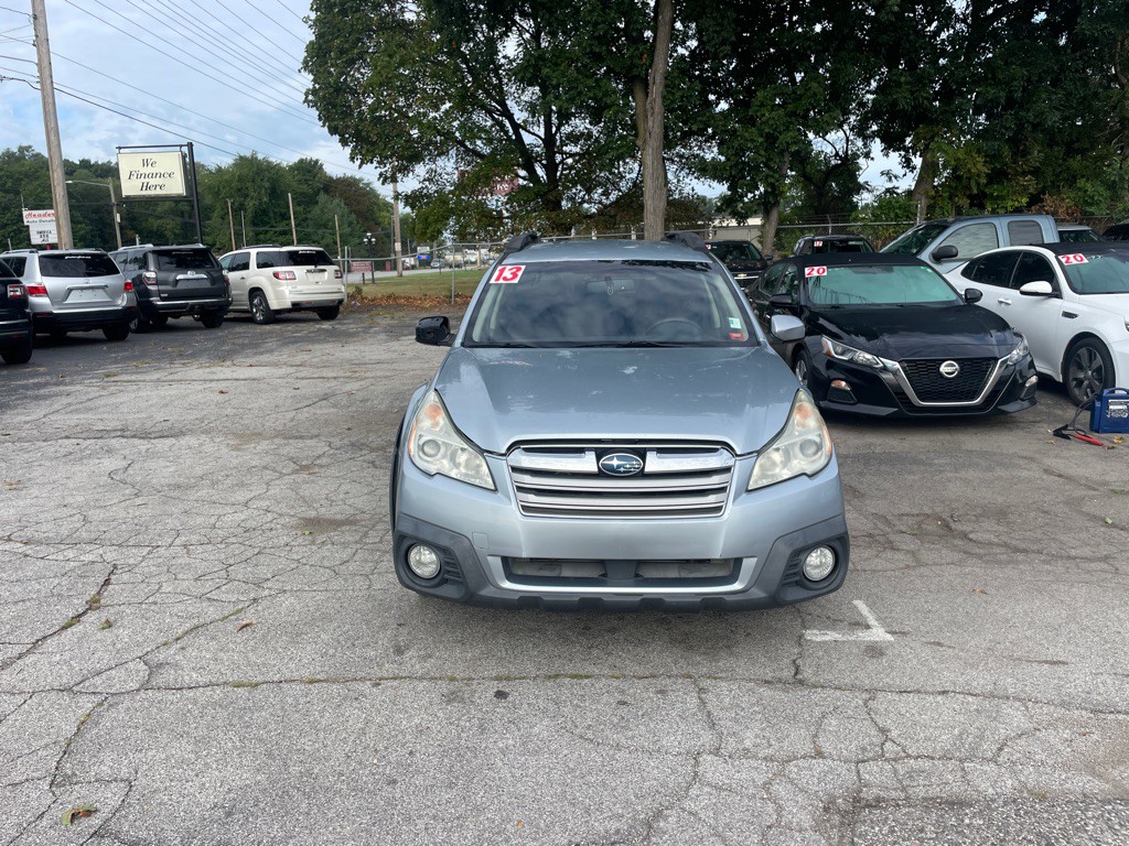 2013 Subaru Outback Image 2