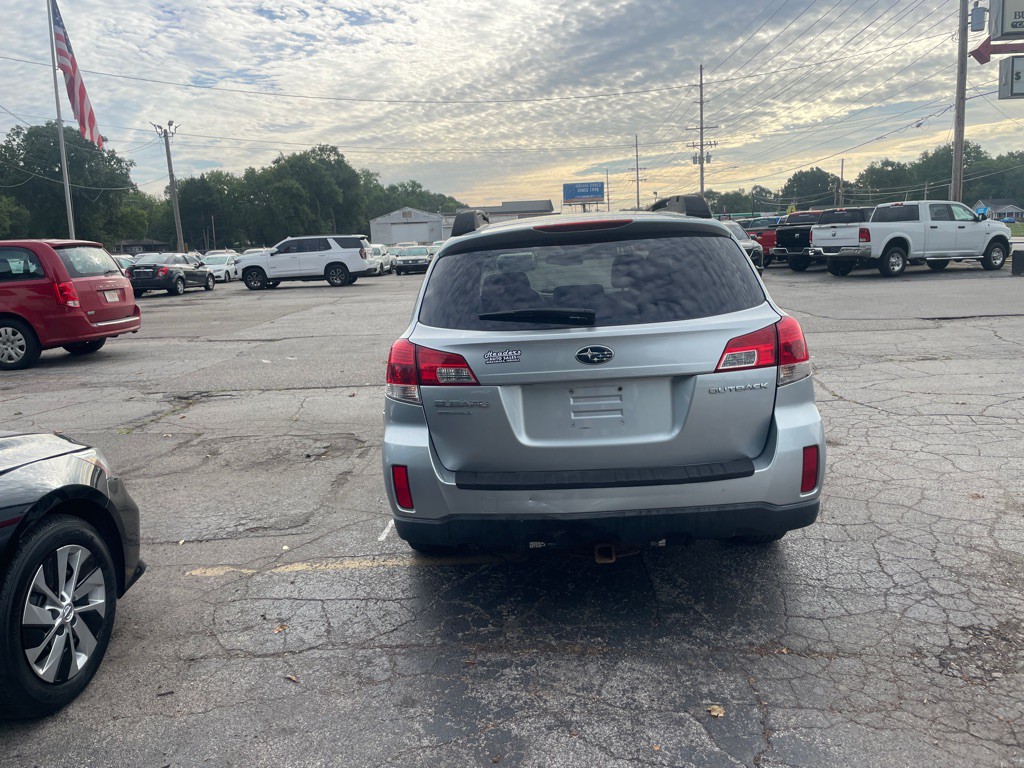 2013 Subaru Outback Image 6