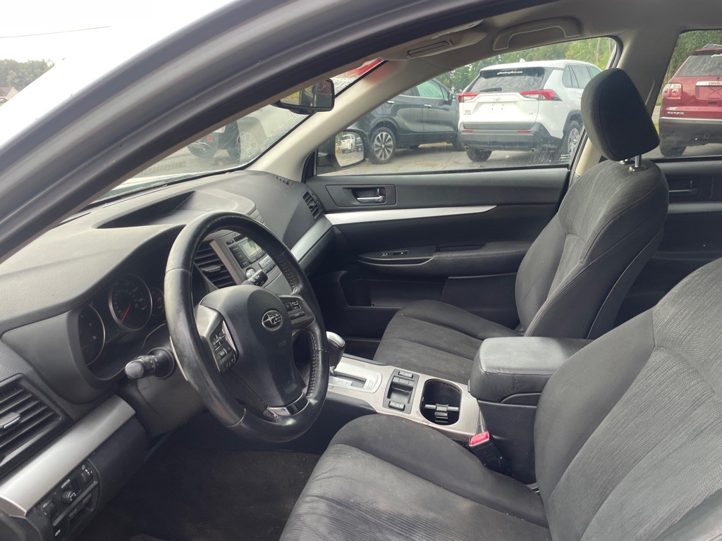2013 Subaru Outback Image 8