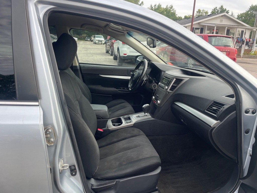 2013 Subaru Outback Image 11