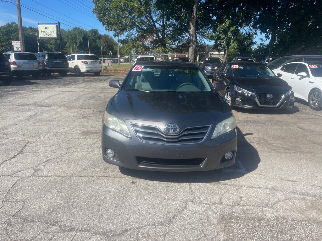 2010 Toyota Camry Image 2