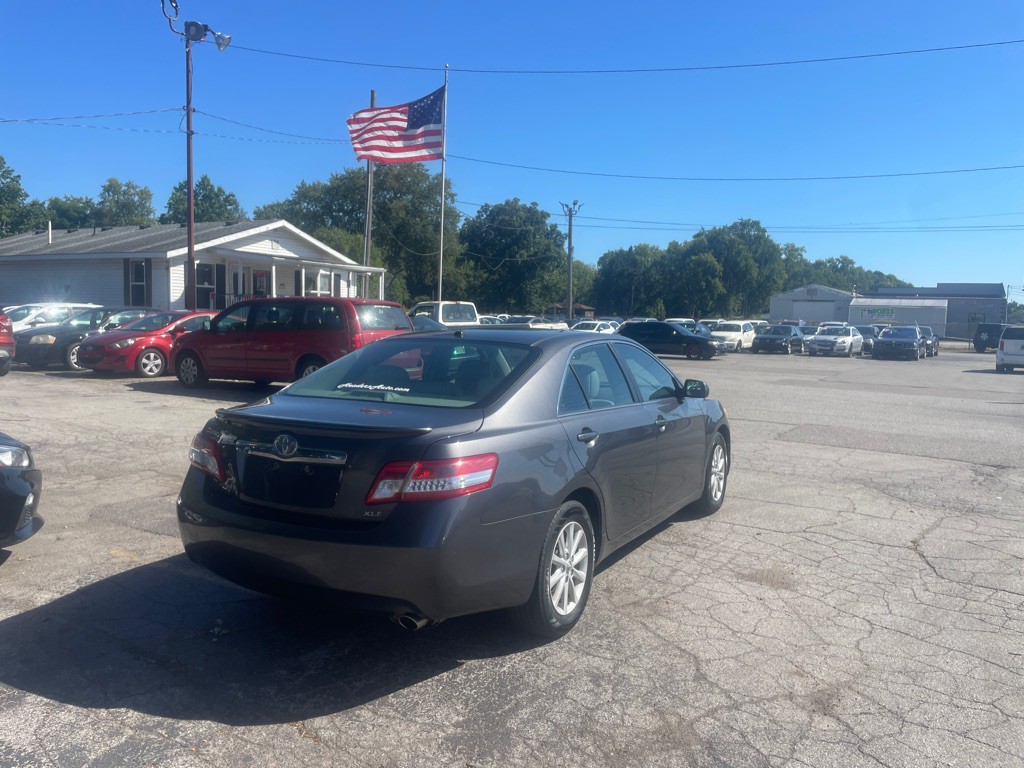 2010 Toyota Camry Image 5