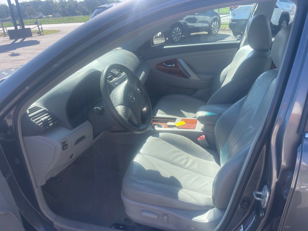 2010 Toyota Camry Image 8
