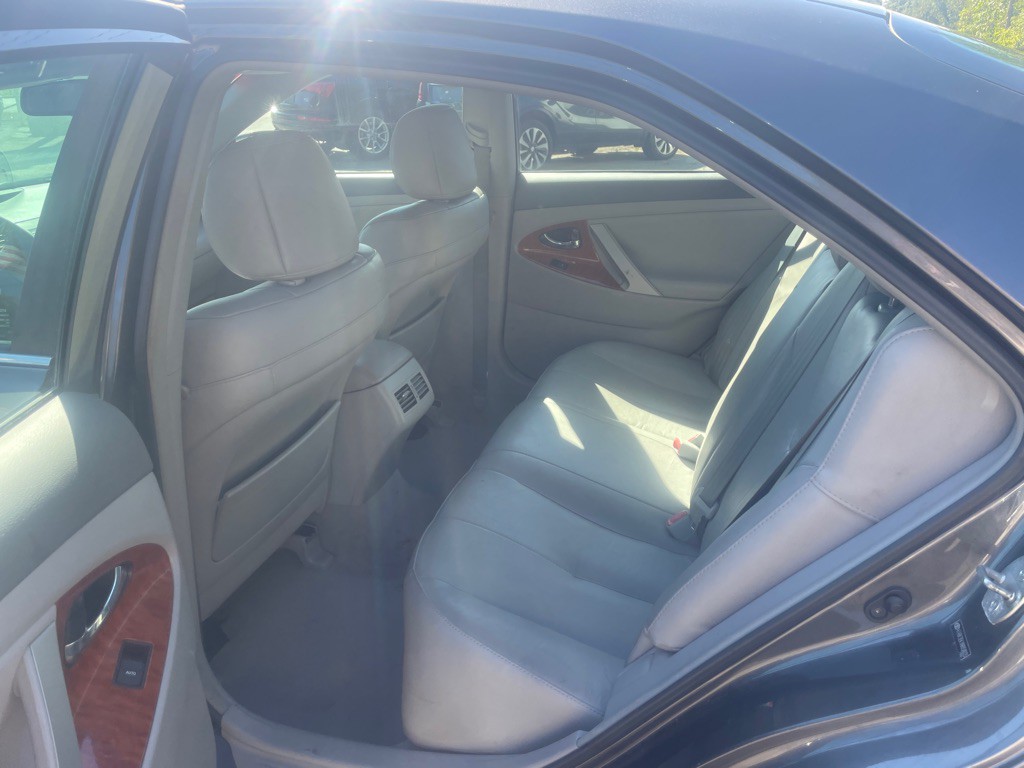 2010 Toyota Camry Image 9