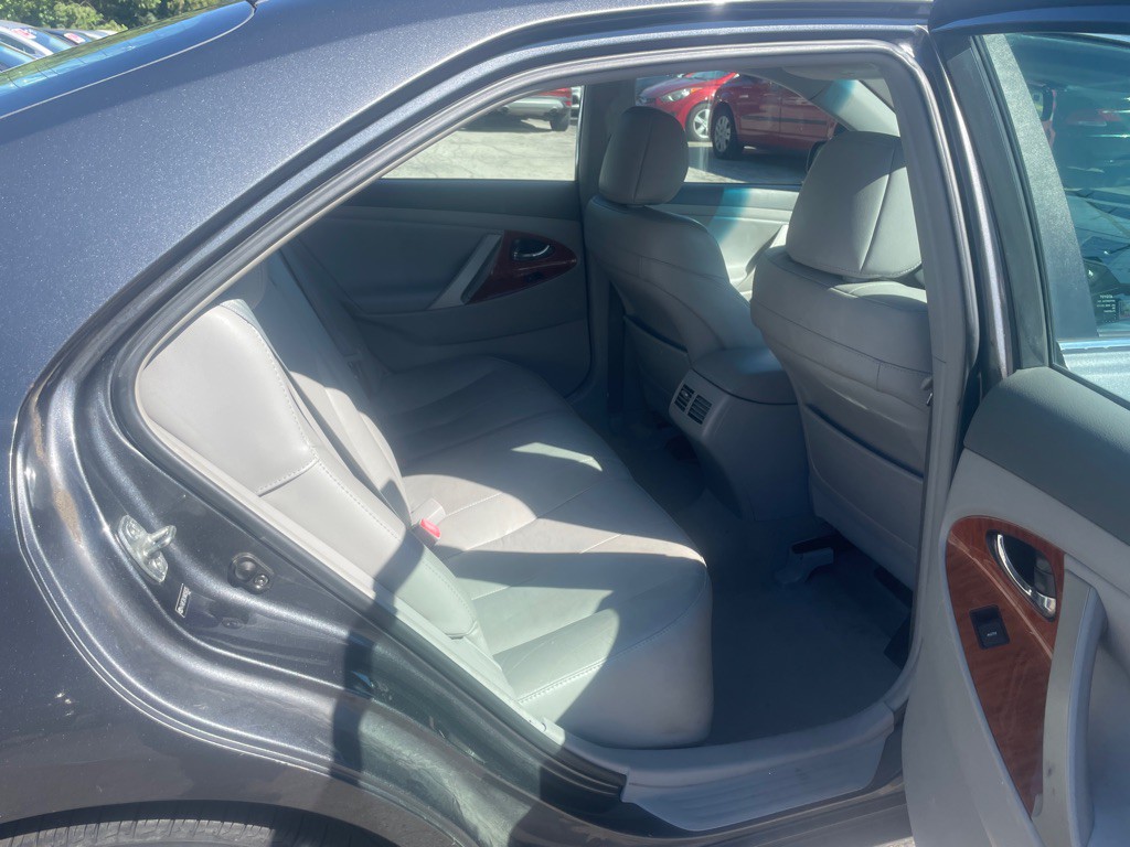 2010 Toyota Camry Image 11