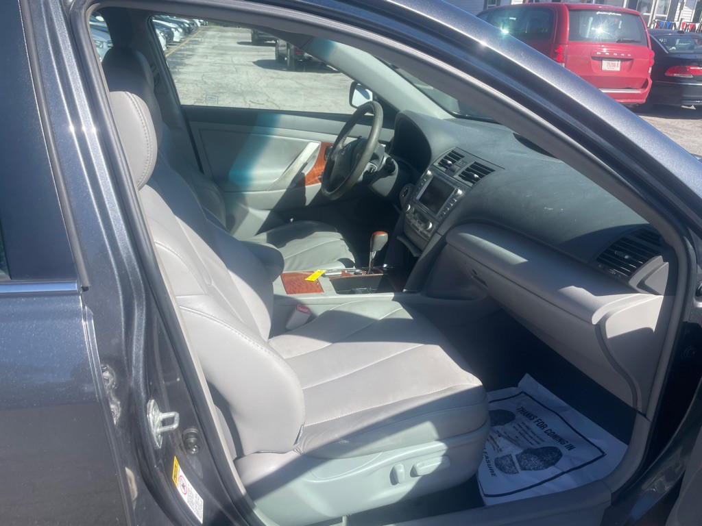 2010 Toyota Camry Image 12