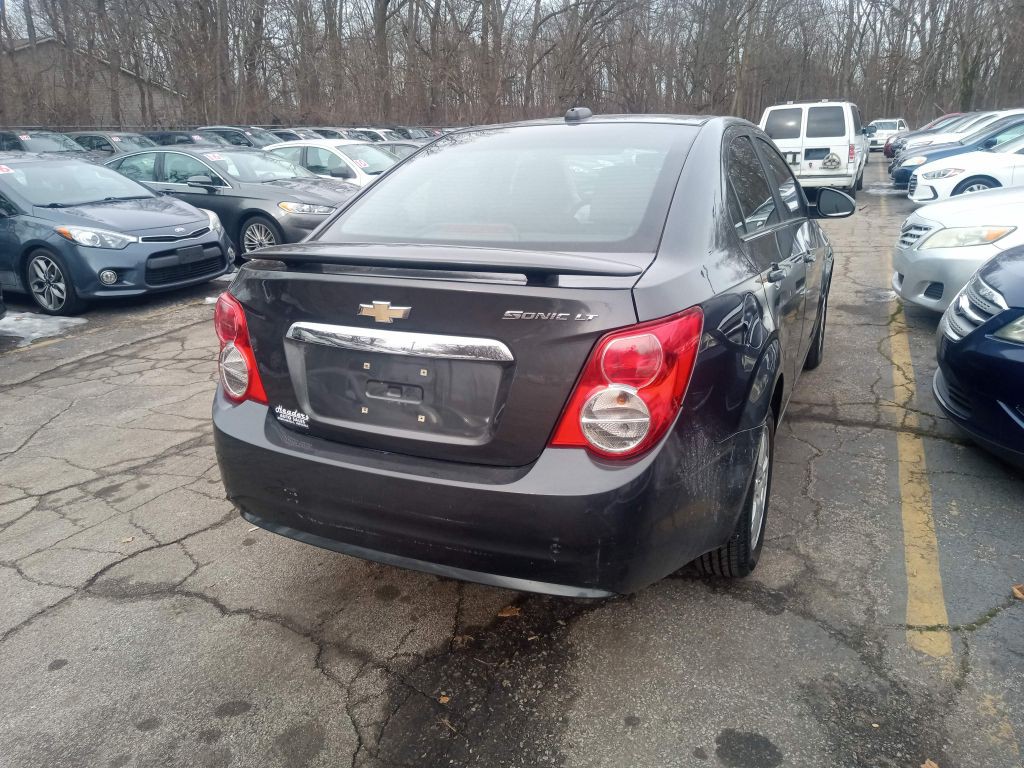 2016 Chevrolet Sonic Image 4