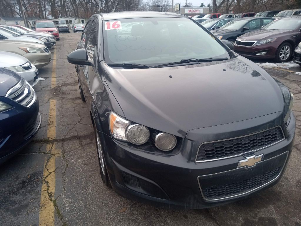 2016 Chevrolet Sonic Image 8