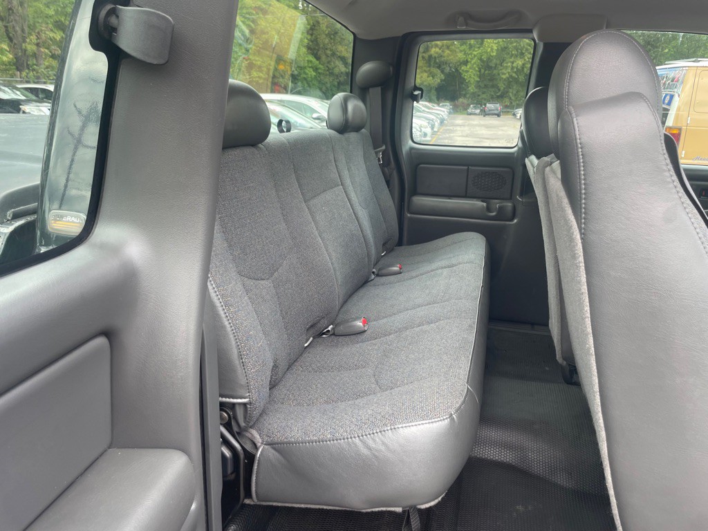 2005 Chevrolet Silverado 1500 Image 13