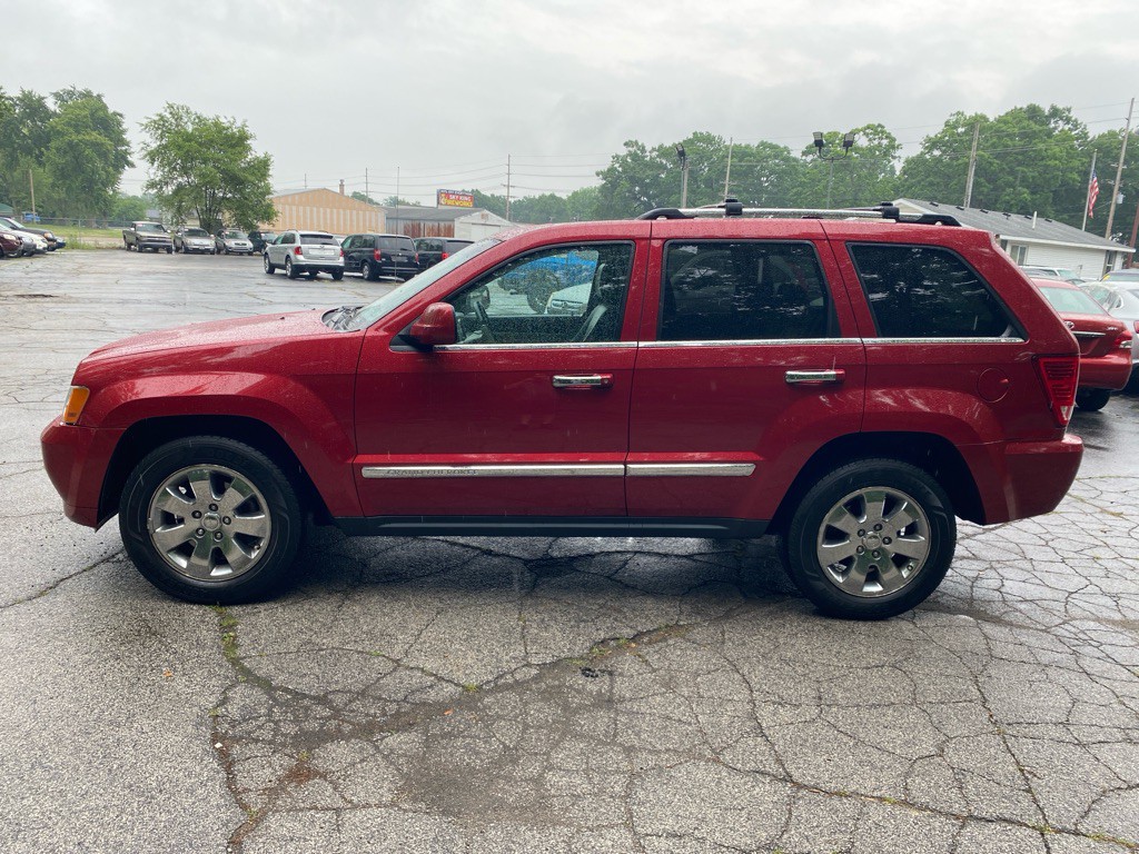 2010 Jeep Grand Cherokee Image 2