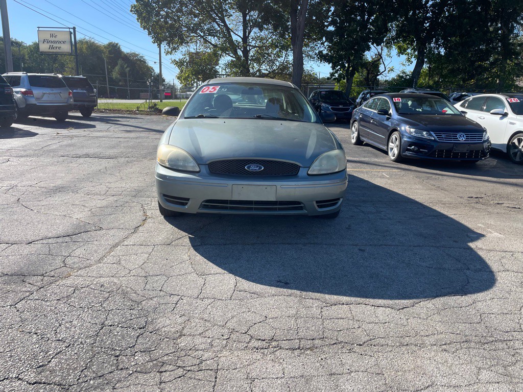 2005 Ford Taurus Image 2